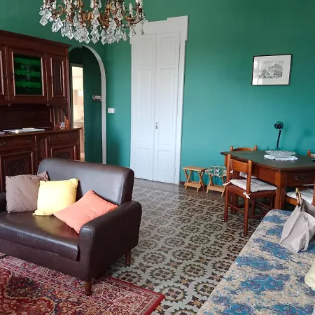 Al Civico 20 Casa Vacanze Appartamento Panorama * Barolo